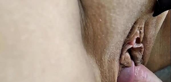  Mature gaping pussy and dick in cunt close up ))